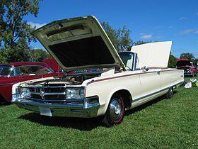 1966 Chrysler 300L convertible.jpg