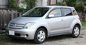 2002-2005 Toyota ist.jpg