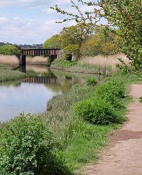 Hackney Canal Bridge - geograph.org.uk - 1870031.jpg