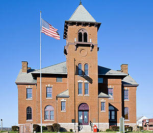Madison County Courthouse at Fredericktown