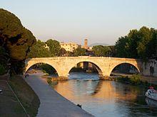 2012-05-15 Roma ponte Cestio da ponte Garibaldi 1.jpg