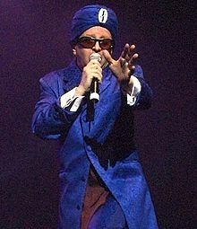 "Jihad Jerry" (Gerald Casale) performing with Devo in San Francisco 2006