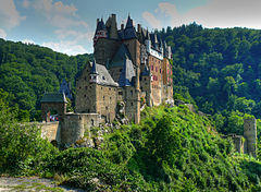 Burg Eltz HDR.jpg