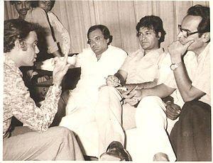 Ahmed Rushdi with musicians.jpg