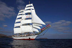 Chopin pod zaglami dziob 2.jpg