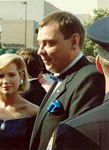 Larry Drake at the 1988 Emmy Awards.jpg