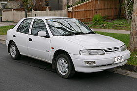 1997 Kia Mentor GLX hatchback (2015-07-09) 01.jpg
