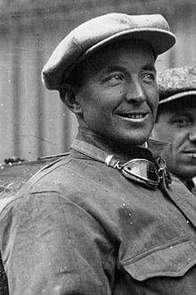Pietro Bordino at the 1922 French Grand Prix (4) (cropped).jpg