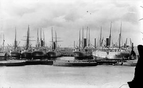 Union-Castle liners in the East India Docks.jpg