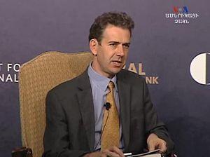 Thomas de Waal 2013.jpg