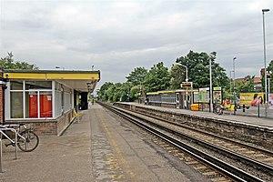 Waiting Rooms, Blundellsands and Crosby Railway Station (geograph 2994495).jpg