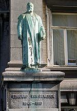 Edouard van Beneden in front of the Aquarium et musée de zoologie.jpg
