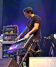 Sherinian performing with Billy Idol in 2006