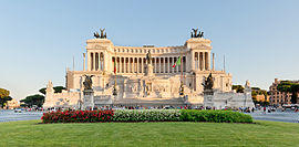 Piazza Venezia - Il Vittoriano.jpg