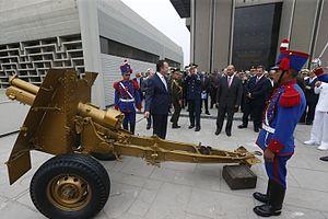 MINISTRO DE DEFENSA INAUGURÓ EL V SALÓN INTERNACIONAL DE TECNOLOGÍA PARA LA DEFENSA (17465913409).jpg
