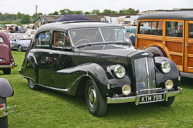 Austin A135 Princess MkII DS3 front.jpg