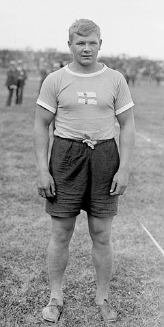 Ville Pörhölä 1920b.jpg