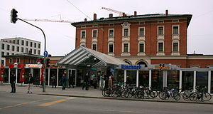 001 Bahnhof-Muenchen-Pasing-Richart-Yormas.JPG