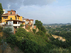 Monteu Roero 01.jpg