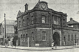 Tram stop at Alexandria post office 1940s.jpg