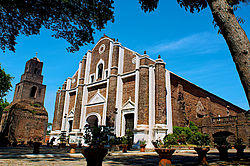Sarrat Church - Sarrat, Ilocos Norte.jpg