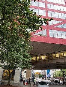 Tufts Medical Center in Boston Massachusetts.jpg