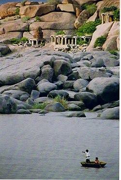 Tungabhadra river at Hampi.jpg