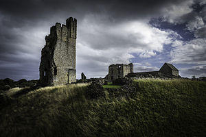 Helmsley Castle English Heritage.jpg