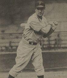 Morrie Arnovich 1940 Play Ball card.jpeg