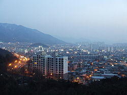 View of Dalseo-gu in Daegu from Daegu Duryu Park.JPG