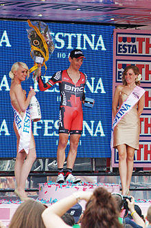 Marco Pinotti celebrating 2012 giro victory.jpg