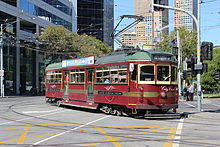 W6 1000 turning from Nicholson St into Victoria Pde on the City Circle, 2013