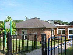Junior School Bricket Wood Herts - geograph.org.uk - 28180.jpg