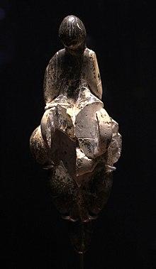 Vénus de Lespugue Gravettien Musée de l'Homme 04022018 1.jpg
