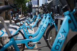 Chicago Divvy Bike Sharing (Clinton-Madison) (14581469364).jpg