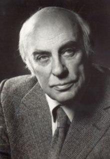 Alan Bush ca 1975.jpg