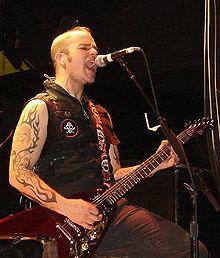 Mike Stone performing with Queensrÿche, December 2, 2006.