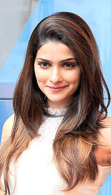 Cast of 'Bol Bachchan' interview at Mehboob studio 04 Prachi Desai.jpg