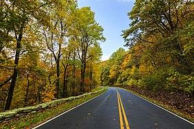 Skyline Drive in the Fall (21852619608).jpg