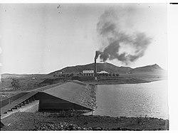 Embankment of Stevens Creek, Broken Hill Reservoir circa 1910(GN02810).jpg