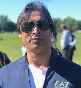 Khizer Ahmed and mentor Shoaib Akhtar (cropped).jpg