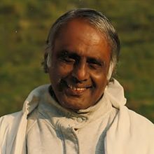 Godwin Samararatna (1932-2000).jpg
