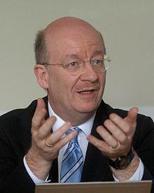 Wolfgang Wahlster Portrait.jpg