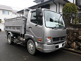 2nd generation Mitsubishi-Fuso FIGHTER front.JPG