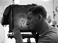 Erwin Blumenfeld photographed by Gordon Parks, 1950.jpg