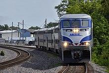 Outbound Metra at Schiller Park.jpg