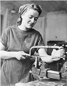 Training For War Work- Chiswick Polytechnic, Turnham Green, 1941 D3792.jpg