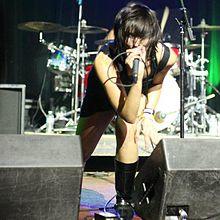 Niki Barr performing live in concert.