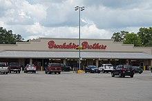 Carthage July 2017 13 (Brookshire Brothers).jpg