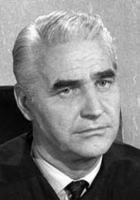 Byron Morrow in Perry Mason 1965.jpg